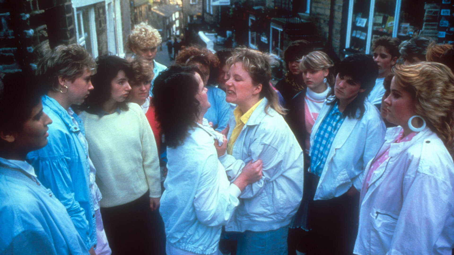 "Rita, Sue and Bob Too!" d’Alan Clarke