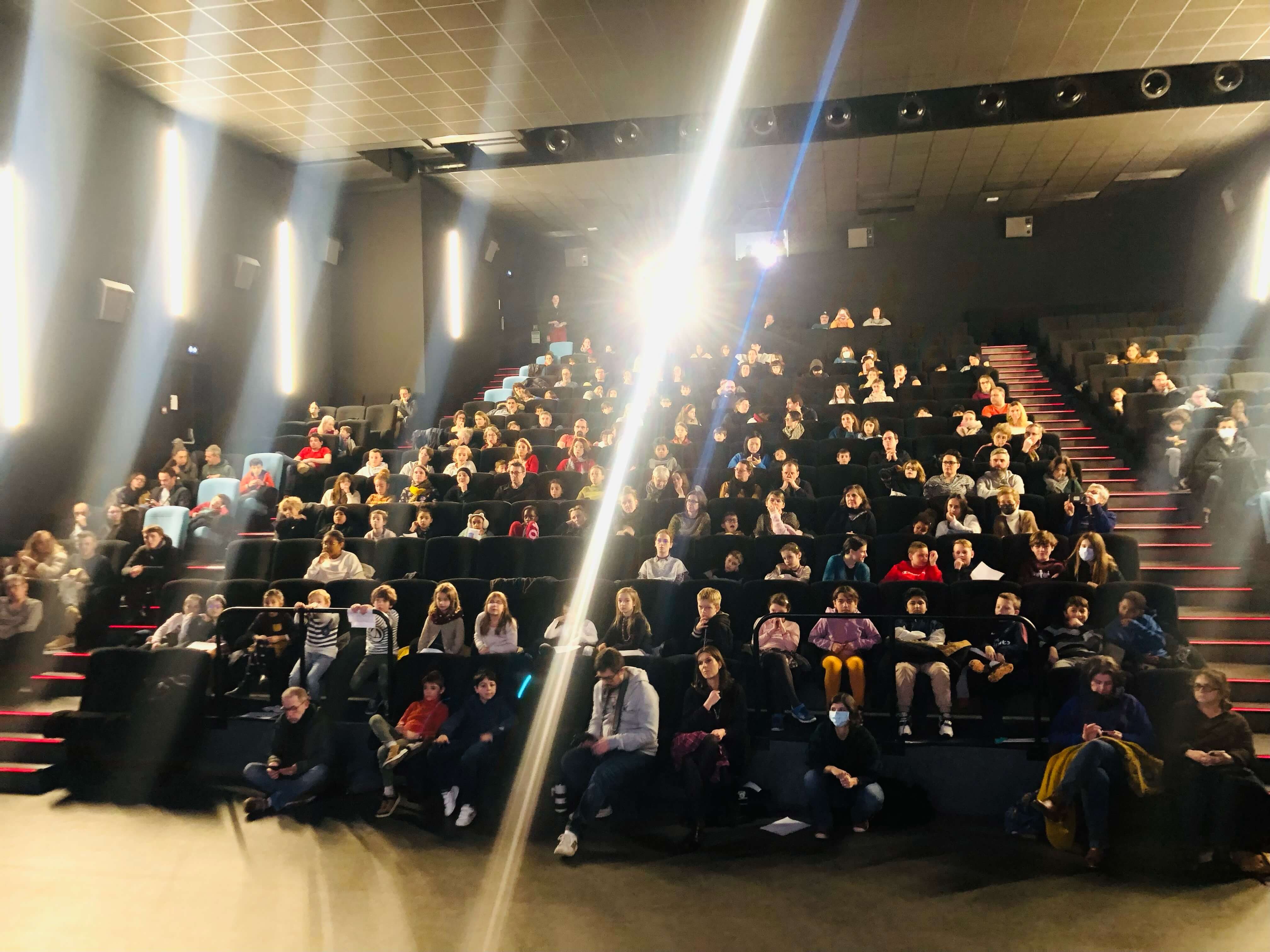 Élèves en salle - Travelling 2025