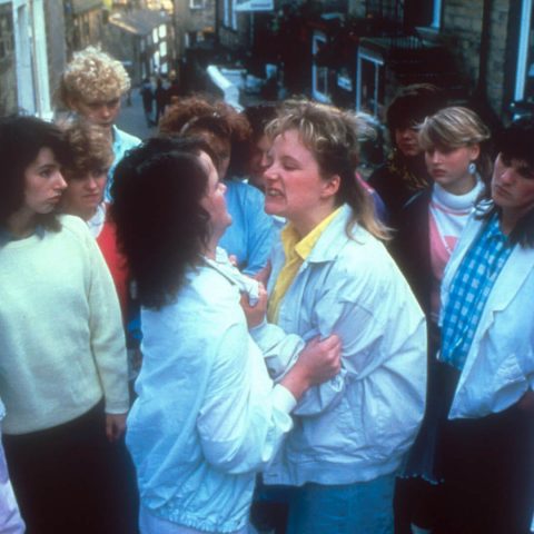 "Rita, Sue and Bob Too!" d’Alan Clarke